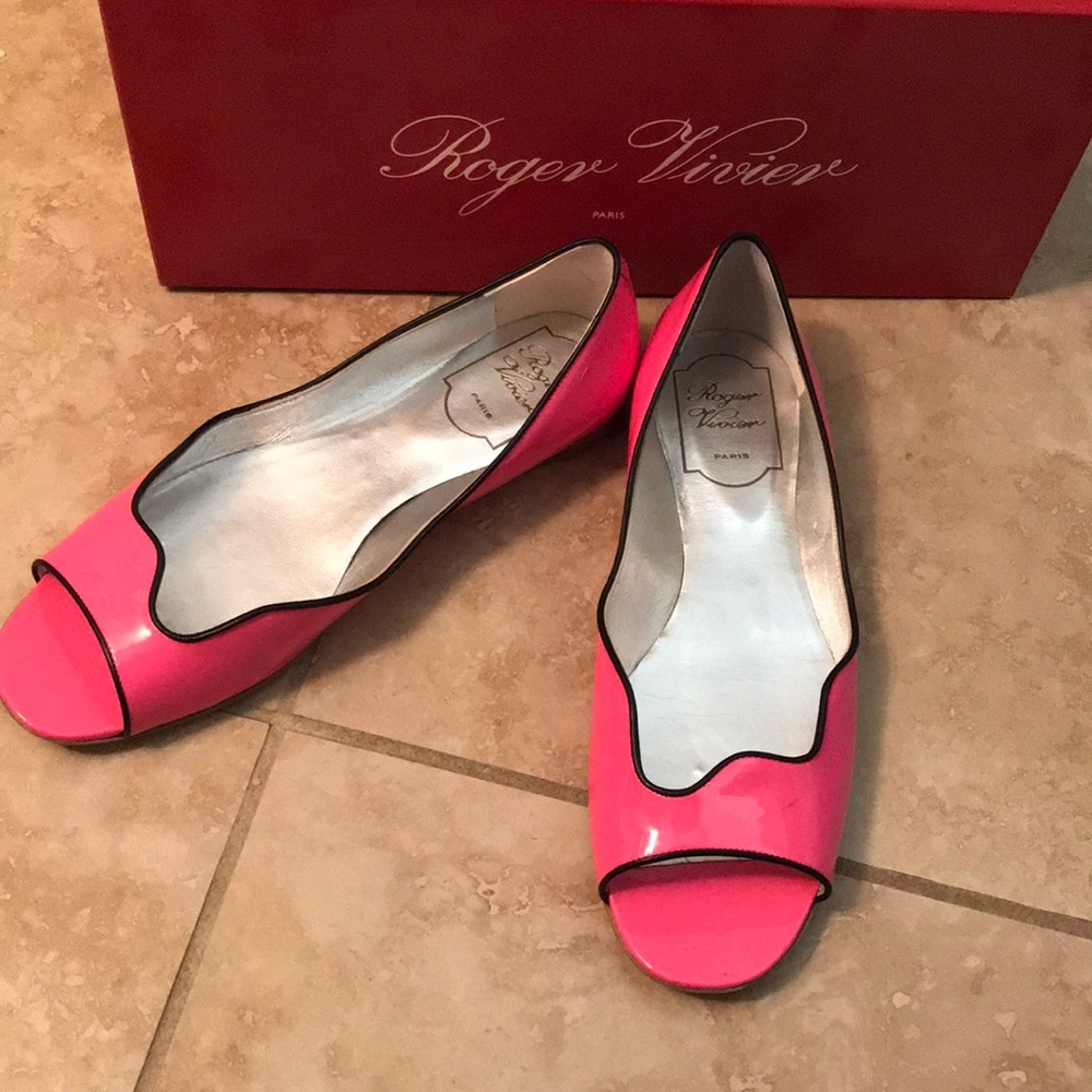 Roger vivier bright pink flats
